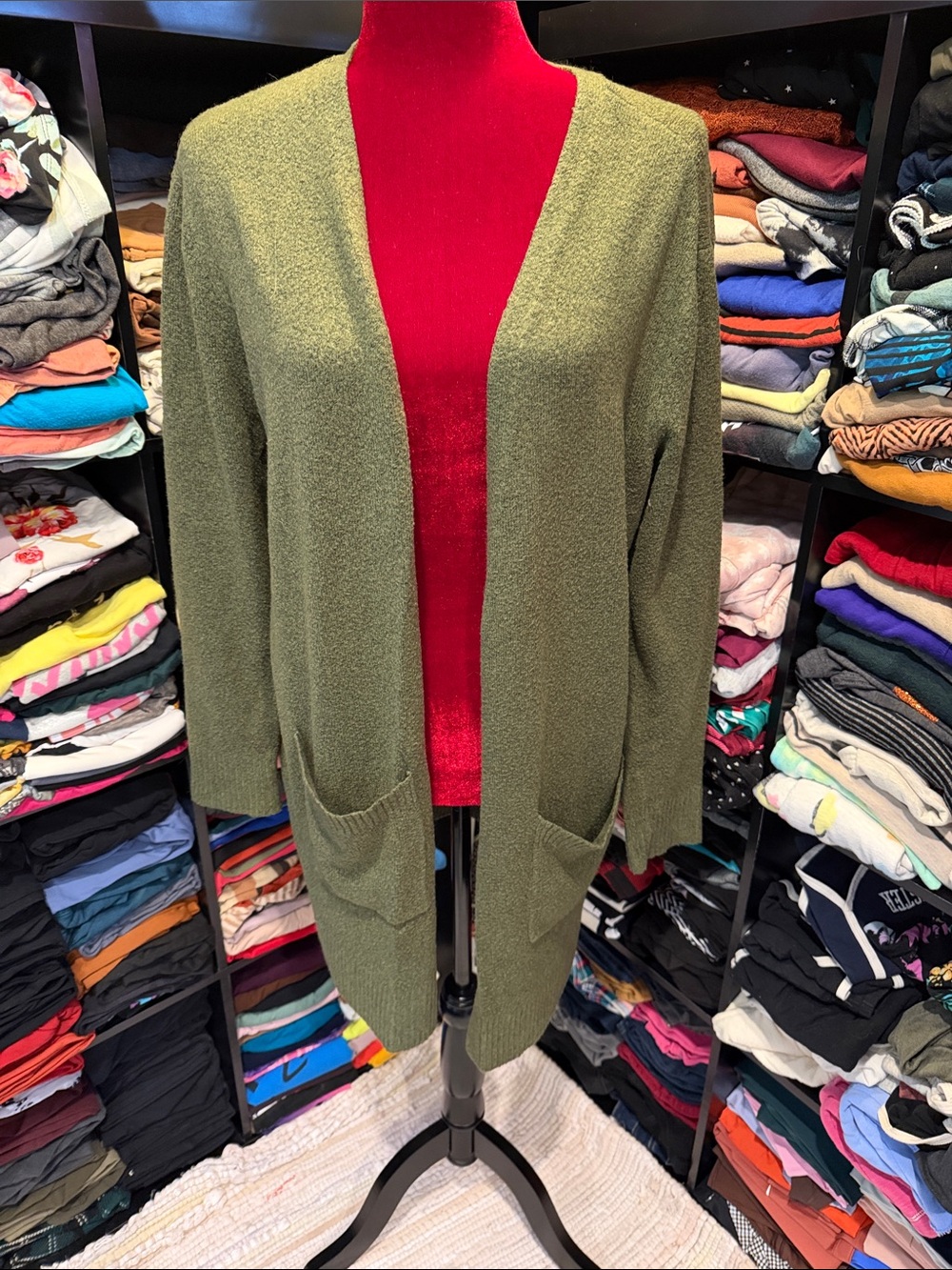 #611. Green cardigan with pockets. Large